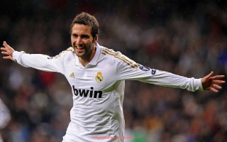 世俱杯直播-中超联赛直播图片分享与比赛回顾